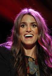 1213a1158320415 Nikki Reed   Twilight Saga Concert Tour in Chicago (Nov. 8)   30 HQ high resolution candids