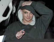 Бритни Спирс (Britney Spears) лысая Бритни / бреет голову на лысо (23xHQ) 53a940205489359